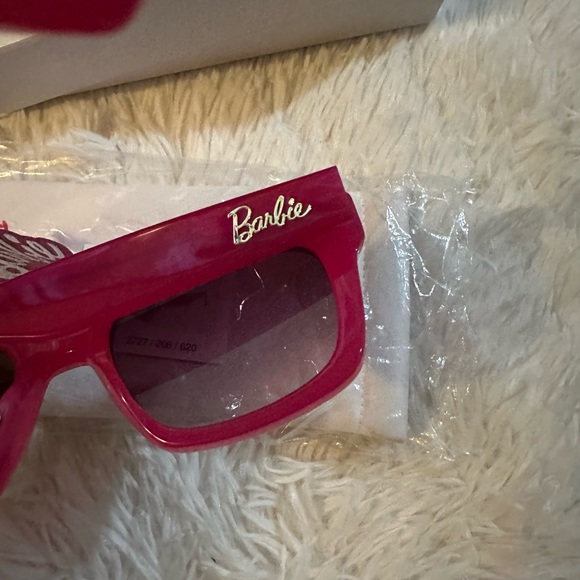 Barbie X Zara Sunglasses - Picture 6 of 11